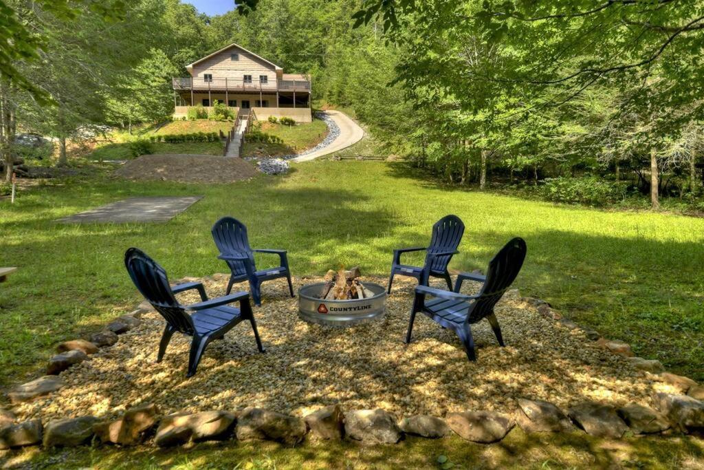 Ferienhaus The Chariot - Creek Front With Hottub, Fire Pits, Billiards, Ev Charger - Sandalwood *