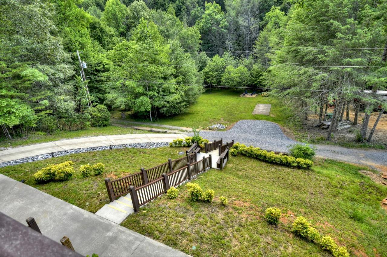 Hébergement de vacances The Chariot - Creek Front With Hottub, Fire Pits, Billiards, Ev Charger - Sandalwood *