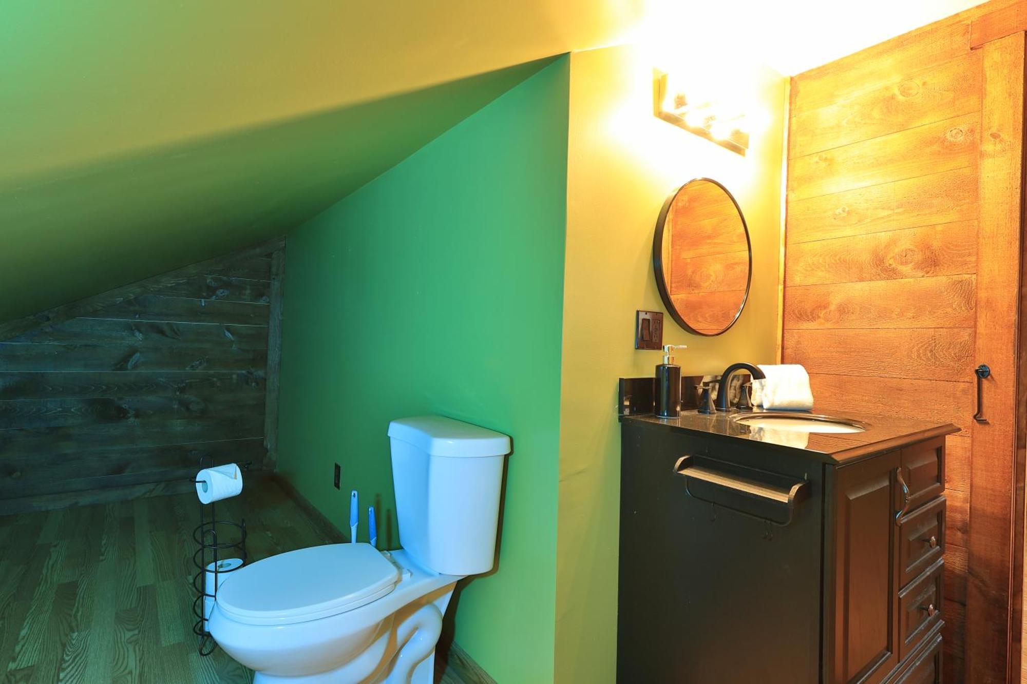 The Chariot - Creek Front With Hottub, Fire Pits, Billiards, Ev Charger - Sandalwood *