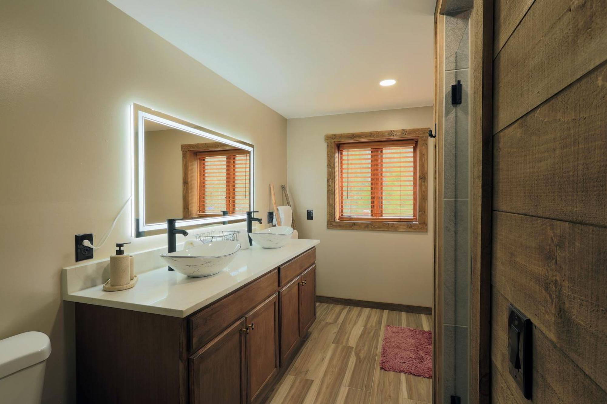 The Chariot - Creek Front With Hottub, Fire Pits, Billiards, Ev Charger - Sandalwood *